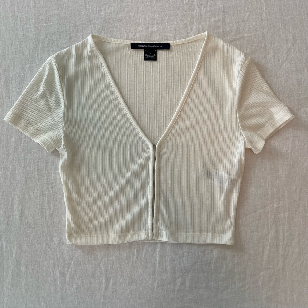 French connection cropped t shirt with hook enclosure